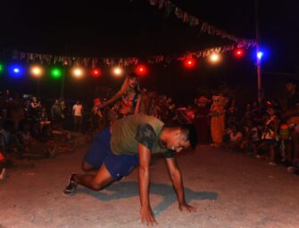 Nos viene a sepultar