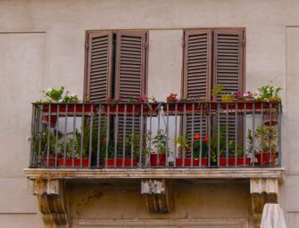 Espectros de/en la historia reciente